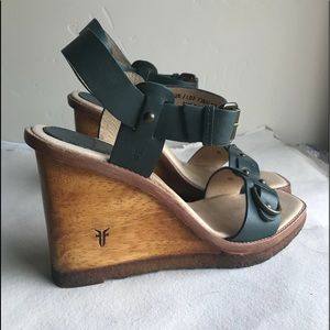 FRYE wood wedges sz.10 | Teal sandal w/ buckle